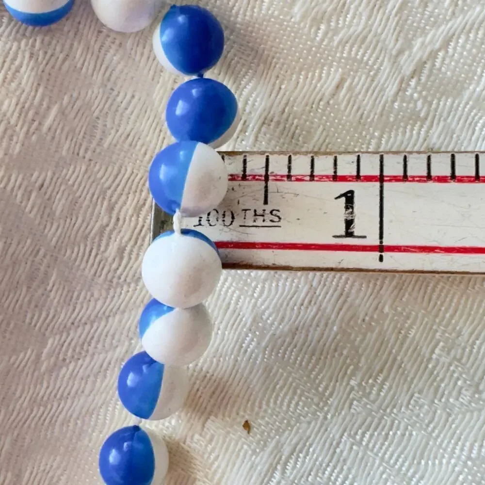 42” Acrylic Blue and White Colorblock 1960’s Vintage Mod Flapper Necklace